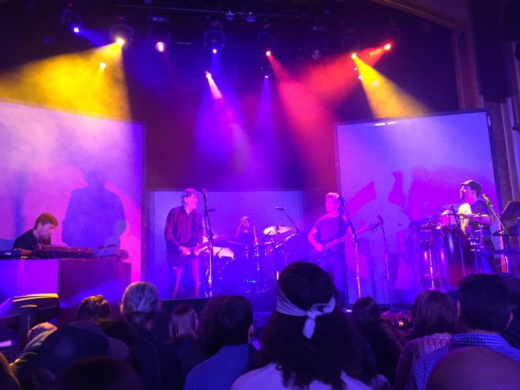 FunkCaptMax's tweet photo. This place is like half full and #gordo couldn't care less. Love it. #DanceDown #roomtogroove #seattle https://t.co/fOM5nN8BRu