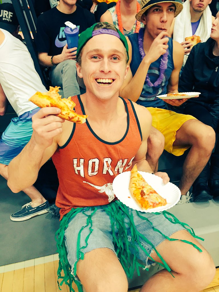 KolfPack's tweet photo. Shout-out to everyone representing the #KolfPack tonight! Who can resist ππ?? #HailTitans https://t.co/BtOvl8FZeG