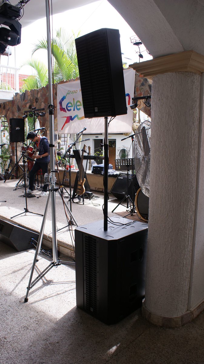 HKAudioMX's tweet photo. Nuestro amigo Raymundo Rebollar usa LINEAR5 de #HKAudio para un grupo versátil en #Morelos 
#FamiliaHK #Audio https://t.co/RNUziBvpiL