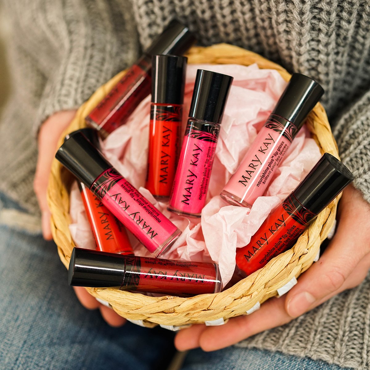 MaryKay's tweet photo. This #ValentinesDay, love &amp; lip gloss come in all shades. #MaryKay https://t.co/WOxWC5oqXK https://t.co/zeBn2emERZ