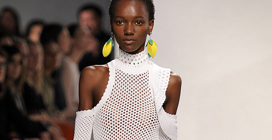 glamour_fashion's tweet photo. 5 spring trends to start wearing now: https://t.co/aEgzHlyvGc https://t.co/8URayeqivm