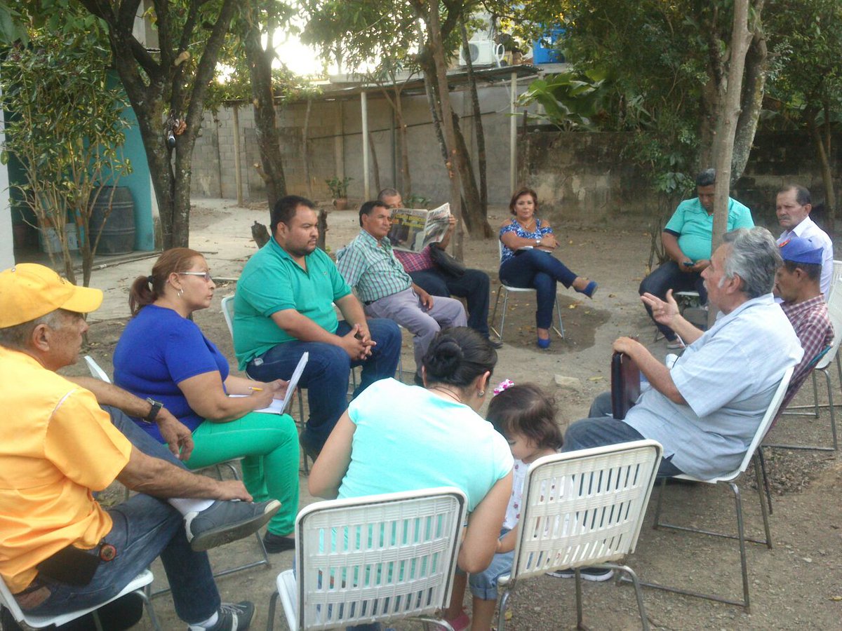 MUDSimonPlanas's tweet photo. Reunión de trabajo ...propuestas para nuestro municipio ...hoy con participación d la  Mesa Agraria Regional https://t.co/P7fW8E7dKu