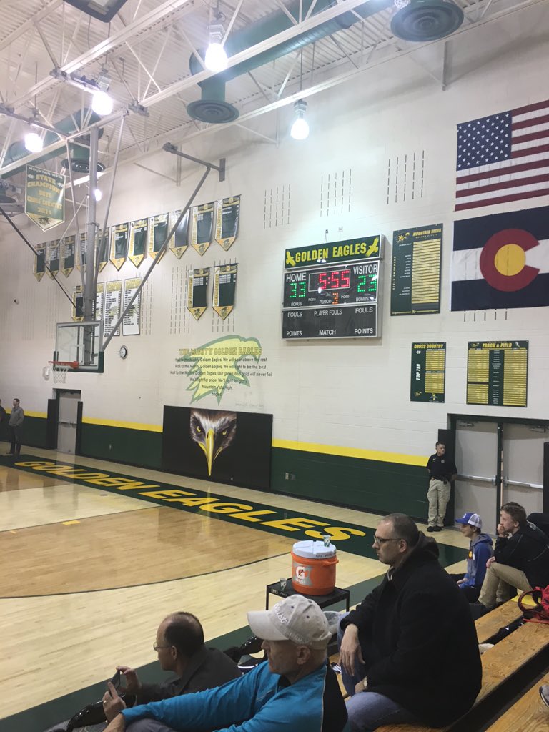coloradohoopz's tweet photo. Mountain Vista over Castleview 33-23 at half.  @CHSAA @postpreps @jryancasey https://t.co/6M3UrmFi50
