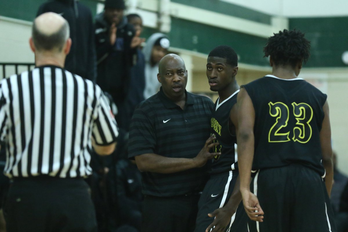 CPS Playoffs: No. 1 Morgan Park, "built to destroy," routs No. 18 Orr in first round trib.in/1JZcNgD
