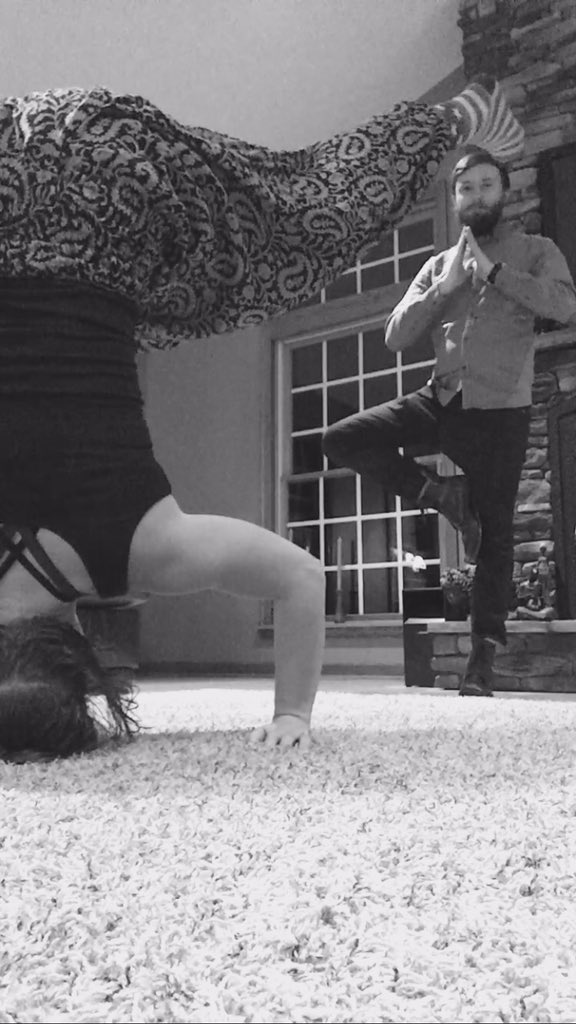 MichalAudrey's tweet photo. When getting legit yoga pants...attempt yoga. #imsobad #philssogood #yogisyourethebomb https://t.co/wJ9B7YjiZm