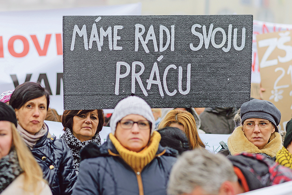 ŠKOLA | Živá reťaz pre naše školstvo aj v Komárne
bit.ly/20I0CJ2
#madarisk