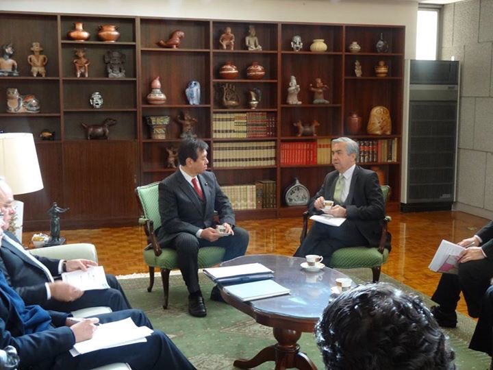メキシコ大使館で カルロス アルマーダ駐日メキシコ大使と会談しました 18年日本初めての 平等 条約を結び日墨関係は一貫して良好で中南米の大国 メキシコは親日の国です 市場の開放を進めたメキシコ Nafta Tpp等意見交換 原口 一博 Scoopnest