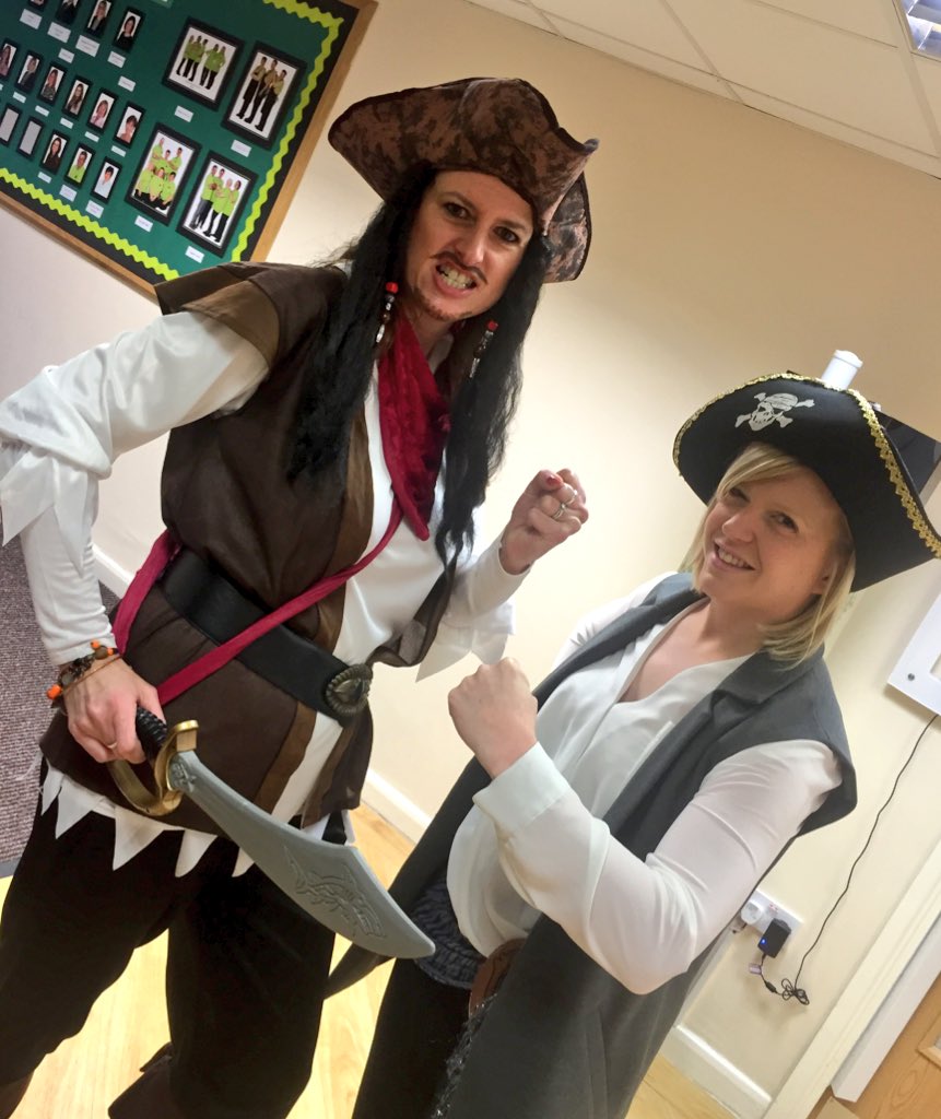 OnoFnlomce_net's tweet photo. Ahoy shipmates! Are you ready to hoist the mainsail? @PirateDanTastic #LRAY1B #LRAY1B #LRAY2 #excitedlearning https://t.co/retnJe3hzV