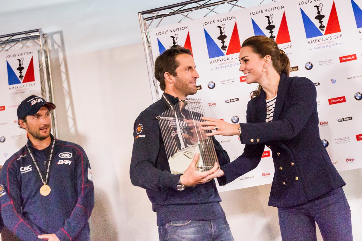 Young Hants &amp; IW artists wanted to design the #LVACWSUK  'Victory Trophies' lvacwsportsmouth.com/news/2016/youn…