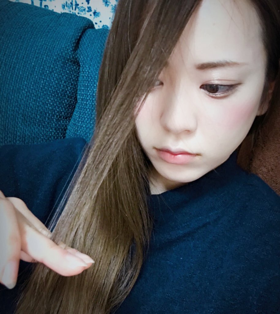 Twitter 上的 関根りさ まてまて 前髪ながすぎだろ しかも髪色またぬけた 髪色抜ける選手権第1位すぎて辛い W 今日も安定のオペ日か ふぅ 寒くて仕事いきたくない 笑 T Co Beu9xbt2ik Twitter