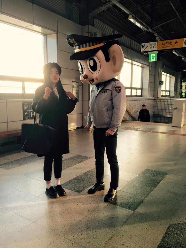 polinlove's tweet photo. 보디가드 '포돌이'로 변신한 서울경찰홍보단 일경, #최시원 이 아동학대 근절 캠페인에 참여했습니다. https://t.co/7X2TedwkoM https://t.co/n9EUX0pB5d