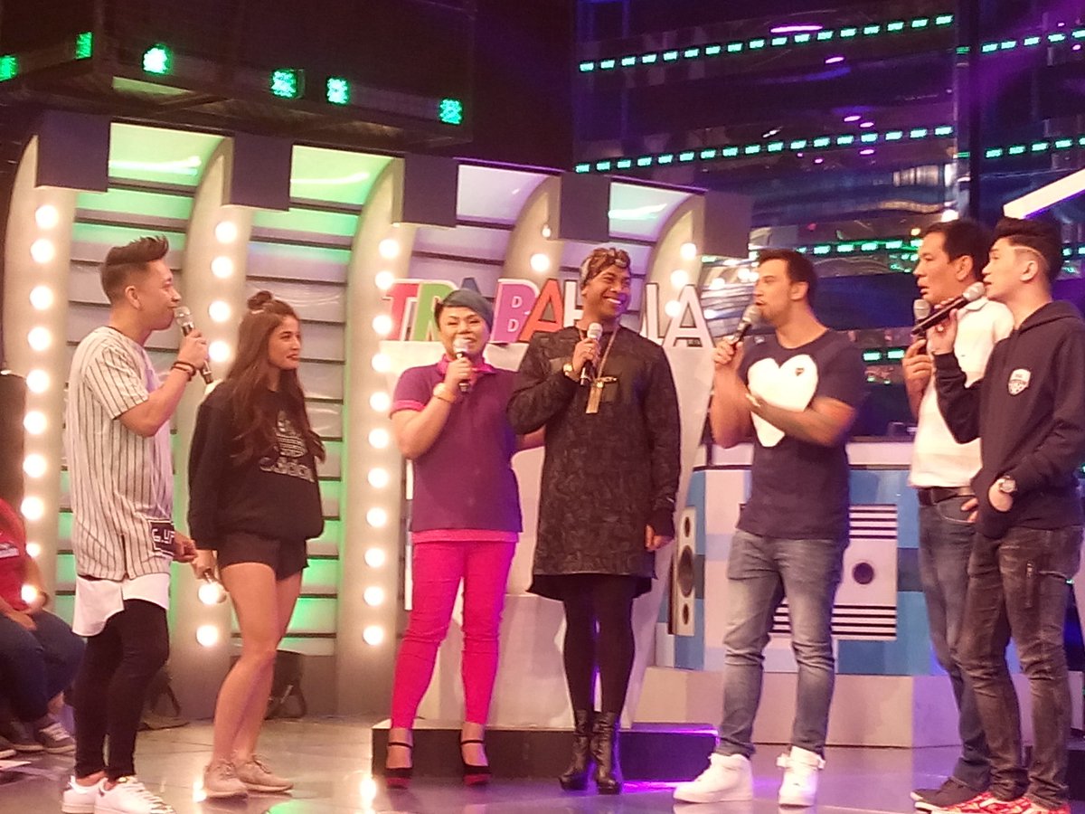 itsShowtimeNa's tweet photo. Ang ating mga celebrity manghuhula, DJ Jhaiho at Thou Reyes para sa Trabahula! #Showtime4Love https://t.co/FspQQRe8yE