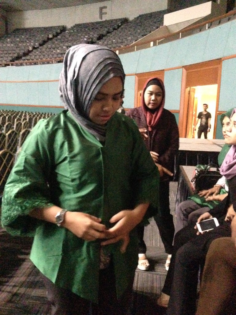 Jangan lupa fitting sragam dulu, biar kece... sambut Mukernas #PKBMembelaRakyat #MukernasPKB