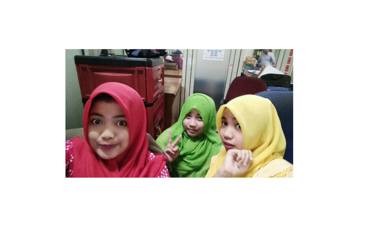 AFinastian's tweet photo. Merah Kuning Hijau :d https://t.co/xvq5iz2yJm