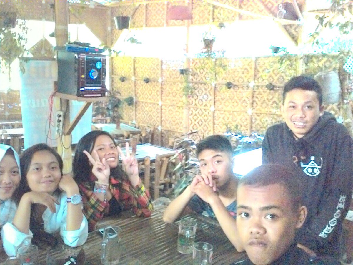 fredycong_'s tweet photo. Saung awi @maribaya_ https://t.co/0CS6FeBi86