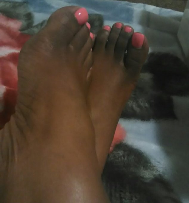 My toes are Barbie Pink. Shades of pink is my go to nail color. #TeamPrettyFeet https://t.co/S16xp4z<a href="/tag/teamprettyfeet"class="tags"><span>#teamprettyfeet</span></a>