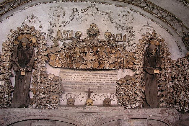 jmk_pr's tweet photo. Guide to 7 little known wonders of a travelerβs world https://t.co/9sa2pW4ic2 @MrPeabod #Travel #CapuchinCrypt #Rome https://t.co/jDIgOEvPwr