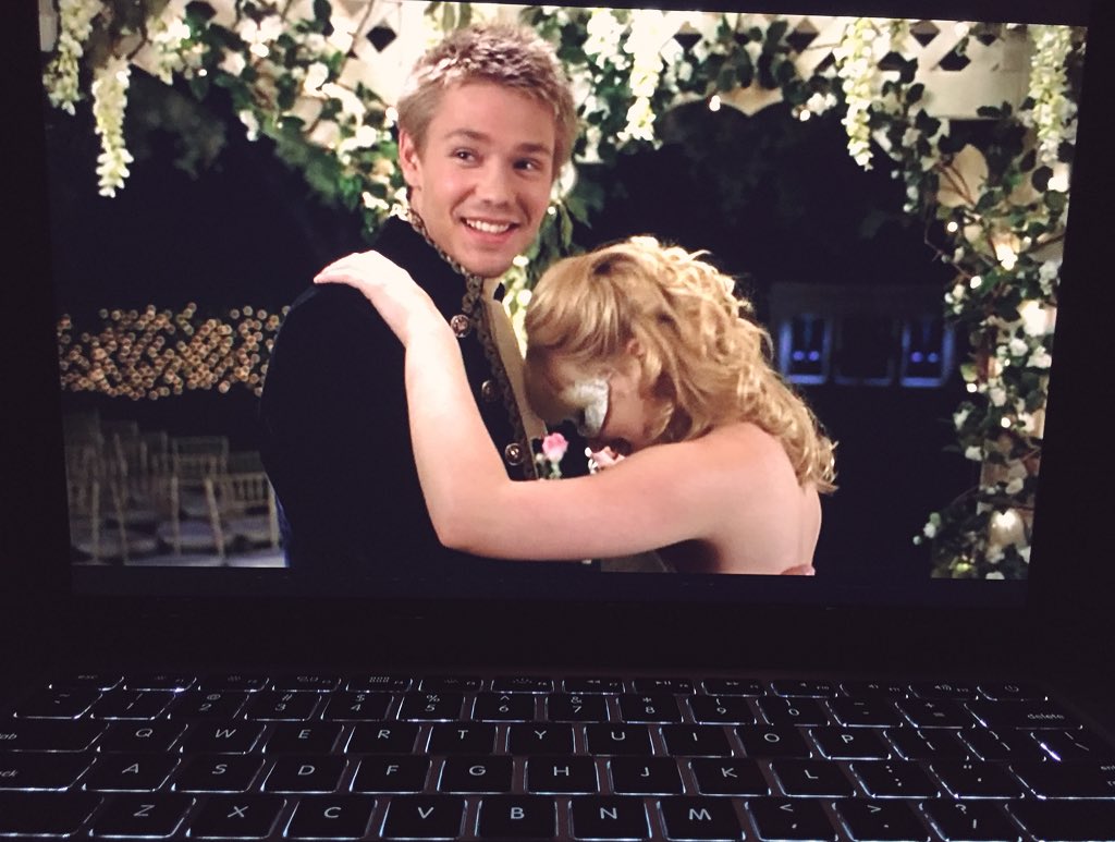 OTHdiary's tweet photo. Austin Ames (@ChadMMurray) in 'A Cinderella Story' 2004. Football or basketball star, that smile can make you melt. https://t.co/qJlmYdg4iZ