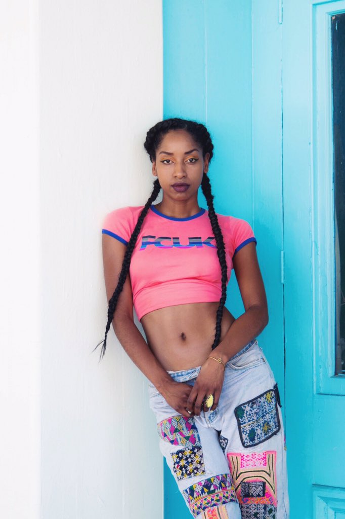 MILKSHAKEMODELS's tweet photo. #sneakpeek 💗👑 Queen B @bianca_paulus shot by @hsburg for https://t.co/RCv2siLTzc 💗 #braidsgang #tbt #fcuk #ootd https://t.co/CgDZTrDzGi