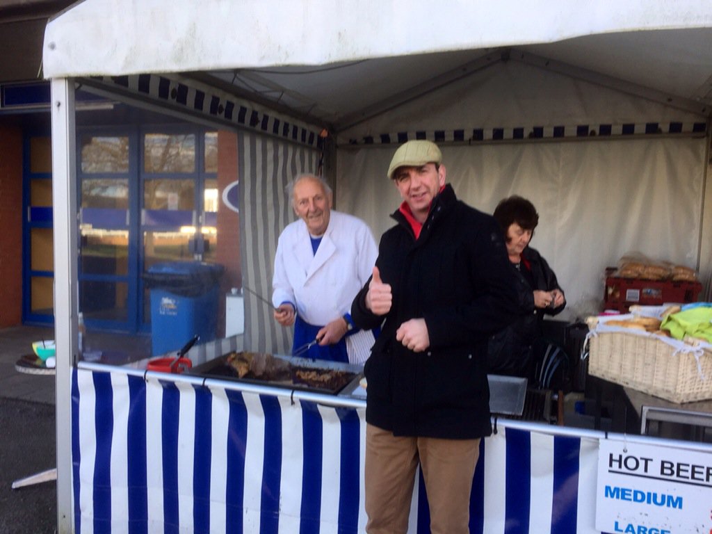 Did racegoers manage to #FindFergal yesterday??

He was by the beef roll stand (as we suspected all along!) #TooEasy