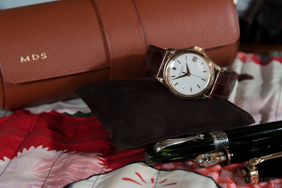 bsodmike's tweet photo. Stunning #auction #grade #patek #patekphilippe #calatrava #forsale #lnib #safequeen
https://t.co/MAyD2L0miC https://t.co/ksxmyZwJAC