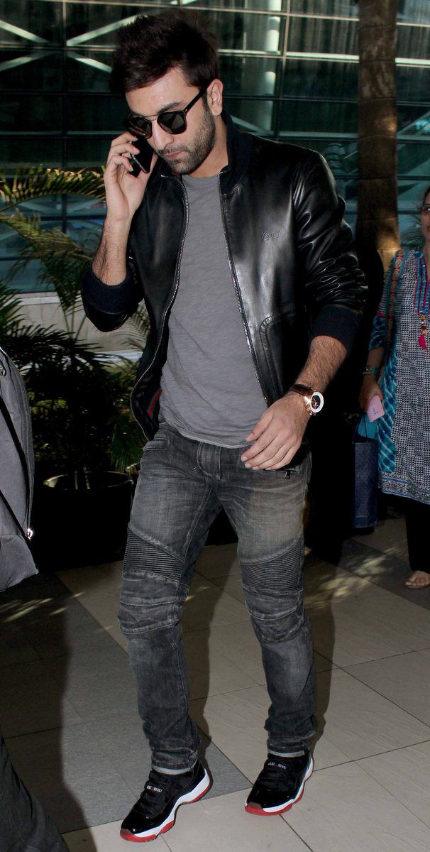 dna After Hrs on Twitter: "Biker dude! Hottie #RanbirKapoor sunnies and leather jacket spell sass! https://t.co/DqEczUKGje"