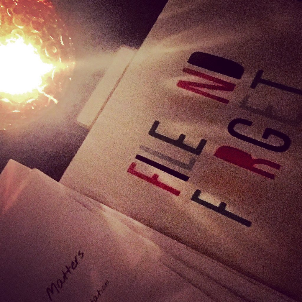 UnSavetheDate's tweet photo. 🙌🏽 #handleit #fileandforget #onward #upward #dontforgettolaugh #thursdaythings  #moveforeward #officesupplyjunkie https://t.co/UKA1OozwGW