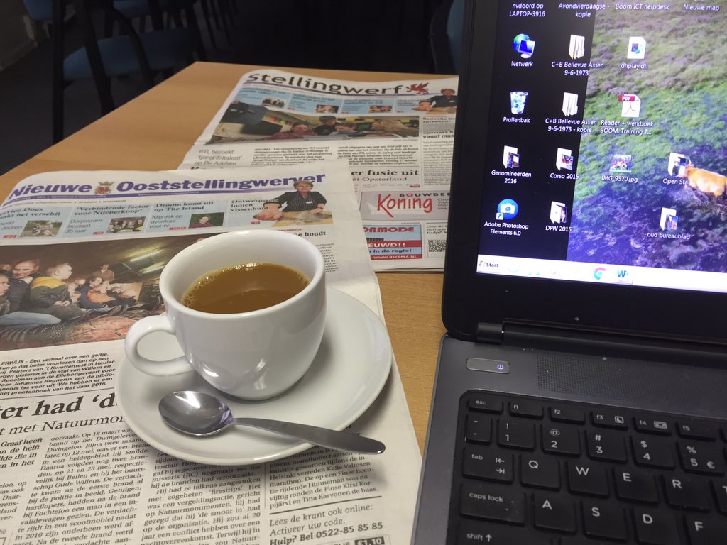 De koffie staat in Oldeberkoop klaar bij het spreekuur van onze krant. Welkom!