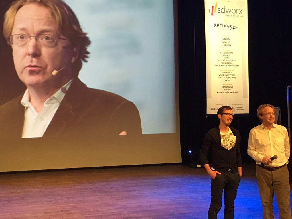 BosteelsMarijke's tweet photo. @marchast @STEVEELENS jullie beiden mooi vereeuwigd 👏 https://t.co/5v9SonmG7Q