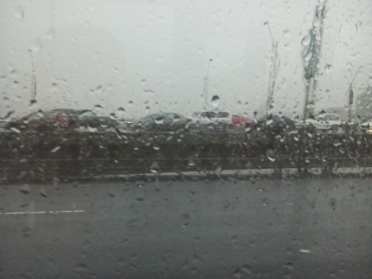 yoyigb253's tweet photo. Intensa lluvia en Guayaquil y Samborondon https://t.co/Lo4OzLGYV4