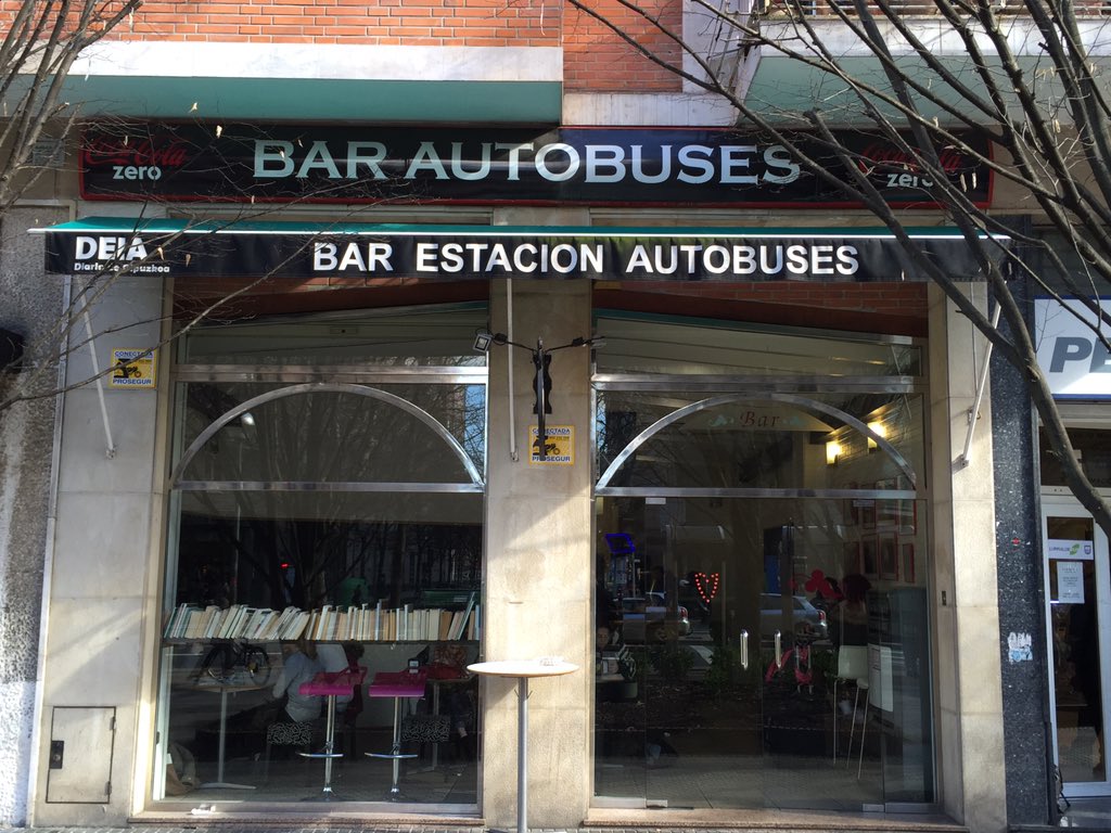 alexhornbyrail's tweet photo. Glad to see San Sebastiรกn's "BusCafe" is keeping up with #Library36 having an honesty bookshelf too #DiningRedefined https://t.co/JJB3TXnvlk