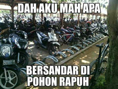 Hey AnakTelkom, yang punya motor bisalah ya kita mulai berbagi sama anak gowesers mulai besok. Kasian mereka :(