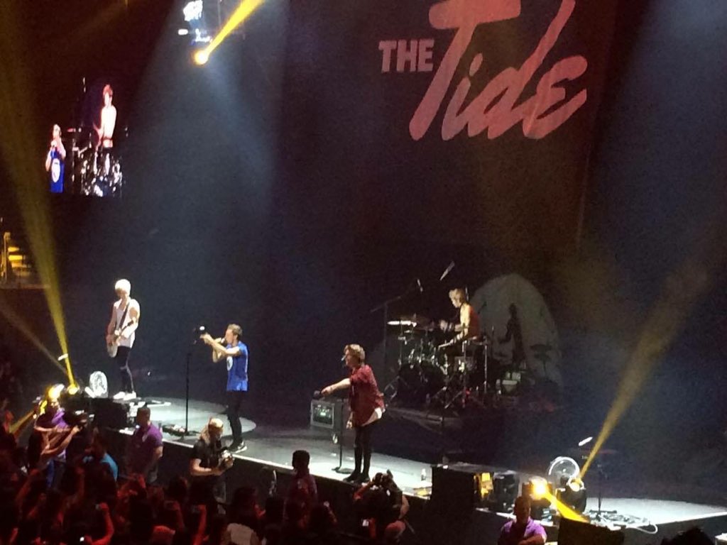 TheTidePHLTeam's tweet photo. we miss you guys so much. i still have pcd right now, i cri. @TheTide @TheVampsband @BeforeYouExit https://t.co/wtB1xQmQQL