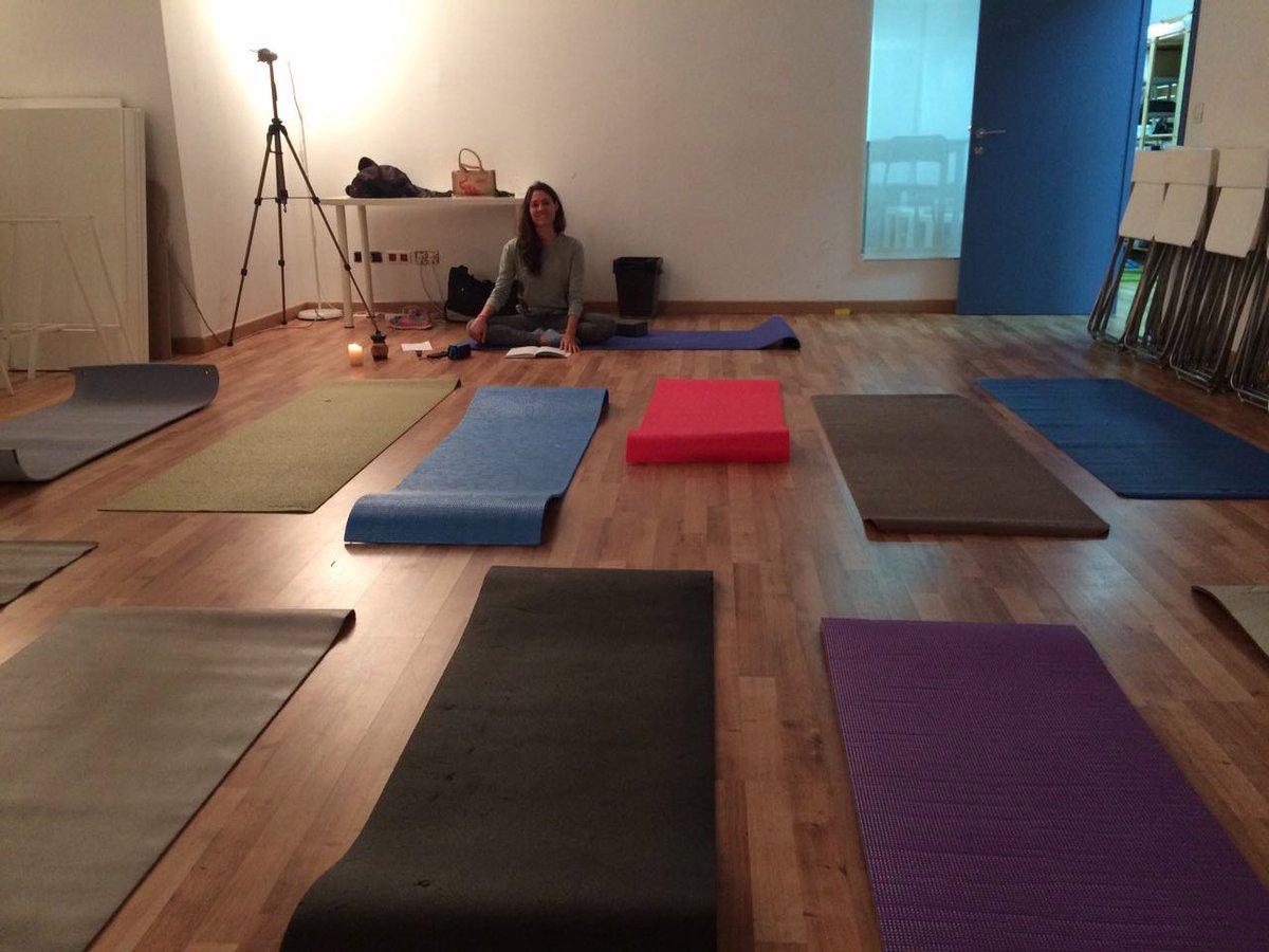 humanracerh's tweet photo. Comienzo de mañana #SEweek16 consciente de tu cuerpo,tu mente reforzandote como persona con @Espefg y @workINcompany https://t.co/bKtuMr6ryh