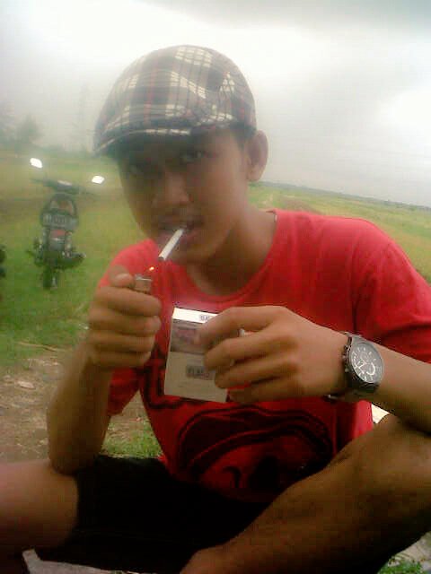 rizalogutt tweet picture
