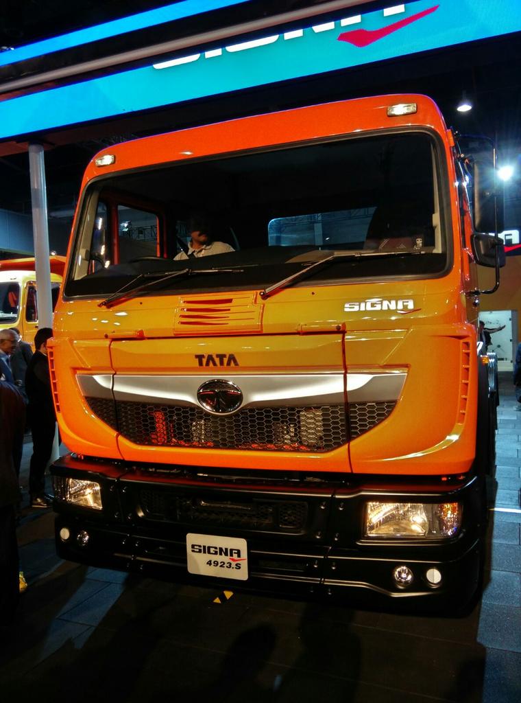 AUTOTODAYMAG's tweet photo. A whole new platform, in the #TataCommercialVehicles #Signa range #autoexpo2016 https://t.co/WPs0Un41Oe