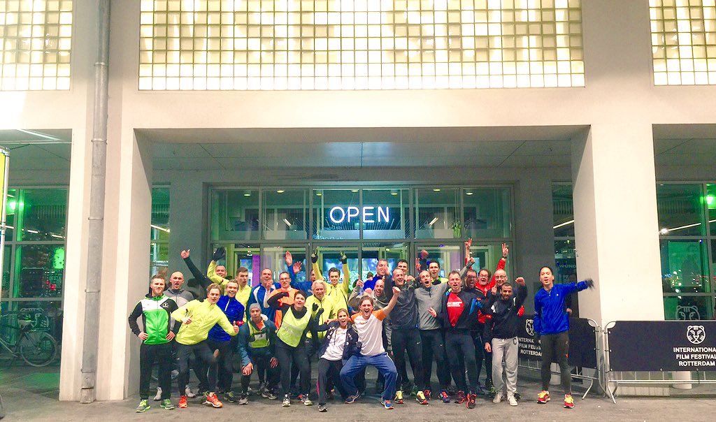 De Maand van de Man! Rennen door Rotterdam met squats, lunges, push-ups en #koopgoottrapjes <a href="/NNDECafe/">NN DE Café</a> <a href="/nn_nederland/">Nationale-Nederlanden</a>