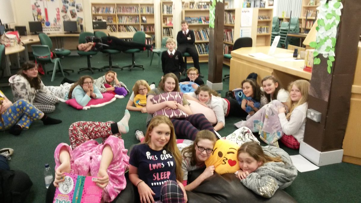 Marshmallows, pyjamas and ghost stories it can only mean one thing..#NationalStorytellingnight
