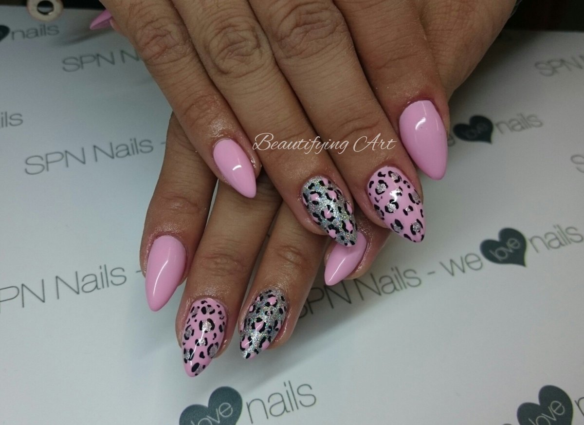 beautifying_art's tweet photo. #PantherPrintNails in #Pink, oh yeah!
Book 2 #nail treatments in 1 visit to receive 15% off each! #Kettering https://t.co/aUES5os3F2