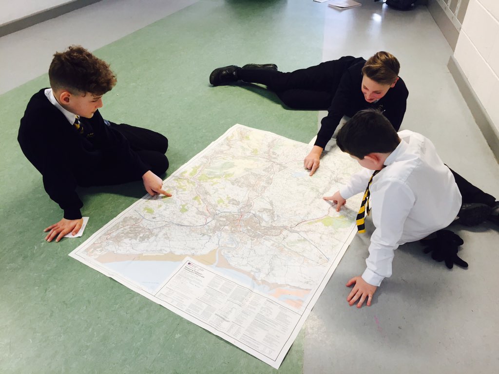 Yr7NewportHigh's tweet photo. Map reading - finding grid references @NewportH @superlearnNHS #ourboyscan https://t.co/QX1xt5VX8U