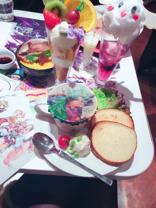 白黒カフェなう(・&omega;・)ノ https://t.co/a6tSBjuDqo