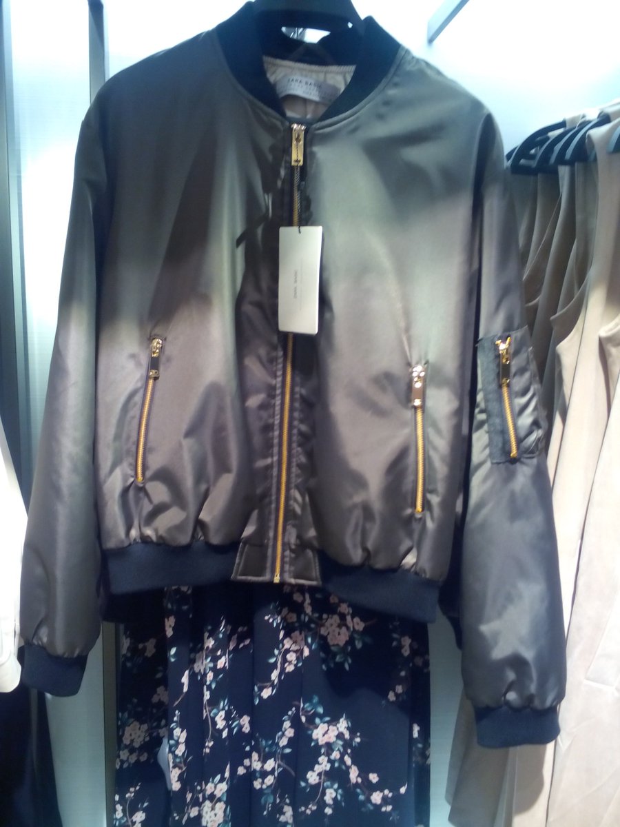 Pilharmony's tweet image. Should i ? #couplelooks #withdrew