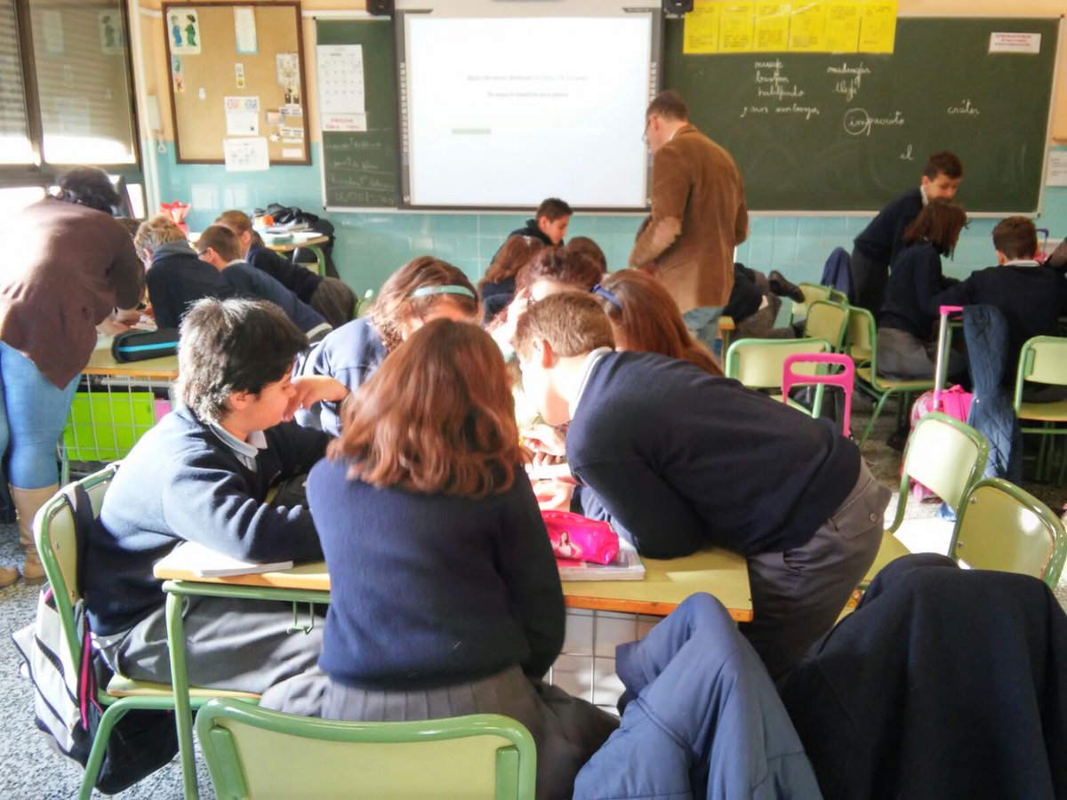 colVsalud's tweet photo. Continuamos con los grupos interactivos en 4 de primaria. Gracias voluntarios y voluntarias. https://t.co/wocgfBKPe0