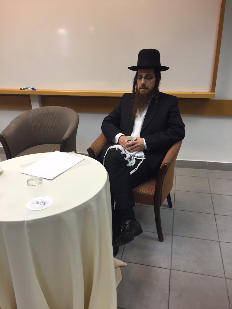 elev8project's tweet photo. .@RavDoniel next session on Inverse #Mindfulness is about to start. The room is full &amp; we are excited! #Wisdom2TLV https://t.co/8PTzJi8IFv