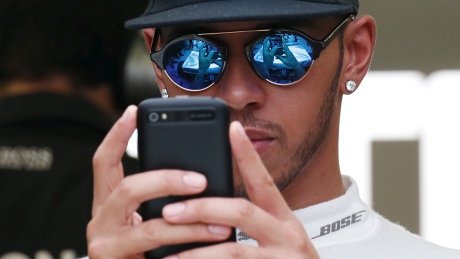 CBCNews's tweet image. How Canada's high-speed wireless networks compare to other countries ift.tt/1VPJ4Hw