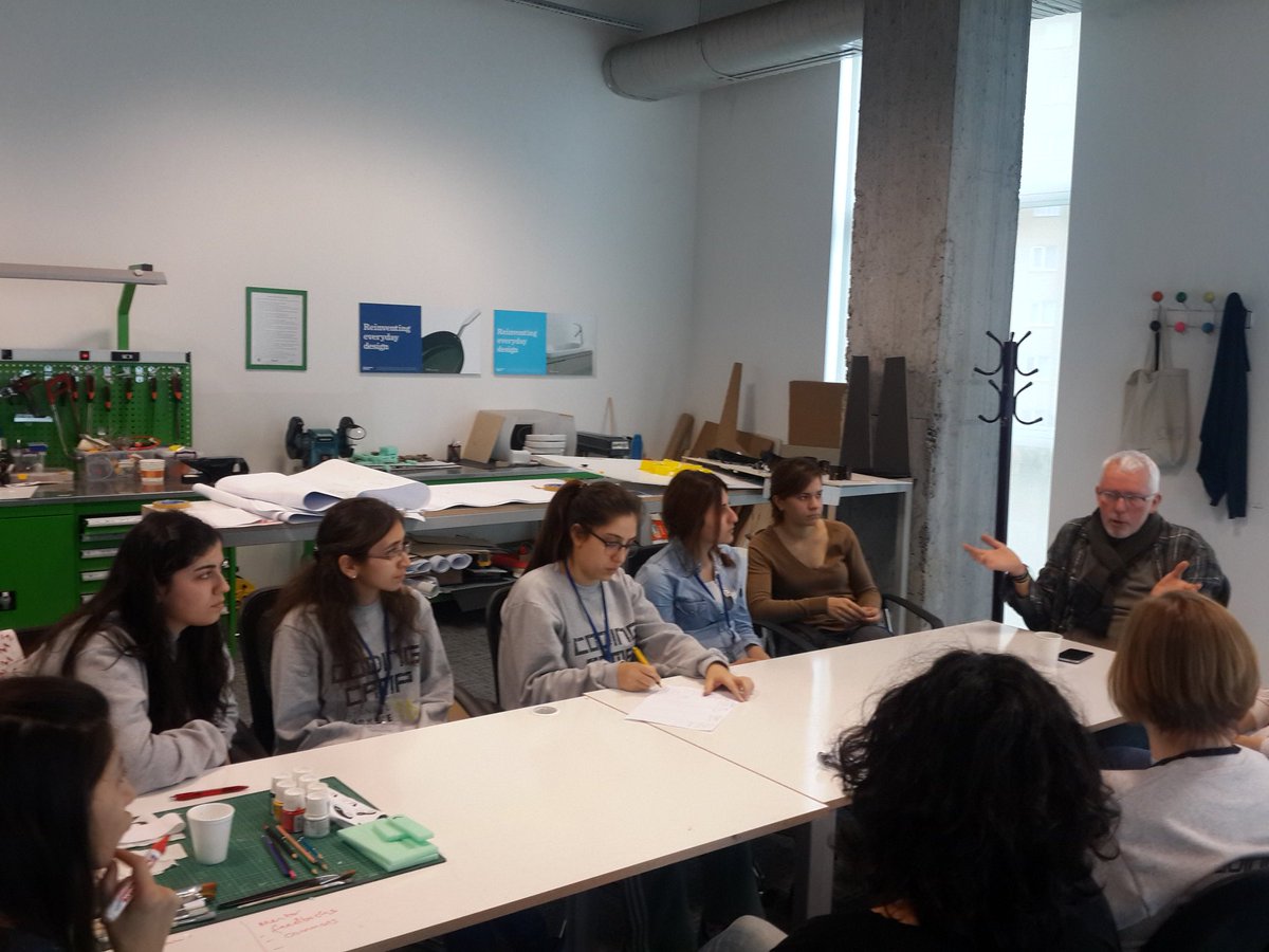 CoderdojoTurkey's tweet image. #codingcampistanbul day 4: prep for Demo Day, mentors meeting to finalize the projects @coderdojo @coderdojotm
