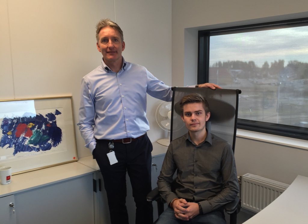 UEOstfold's tweet photo. Spennende møter mellom dagens og framtidens ledere. Mats Erlend Klausen sjefsstolen til Oddmund Kroken @UE_Norge https://t.co/NfpgoDZIXe