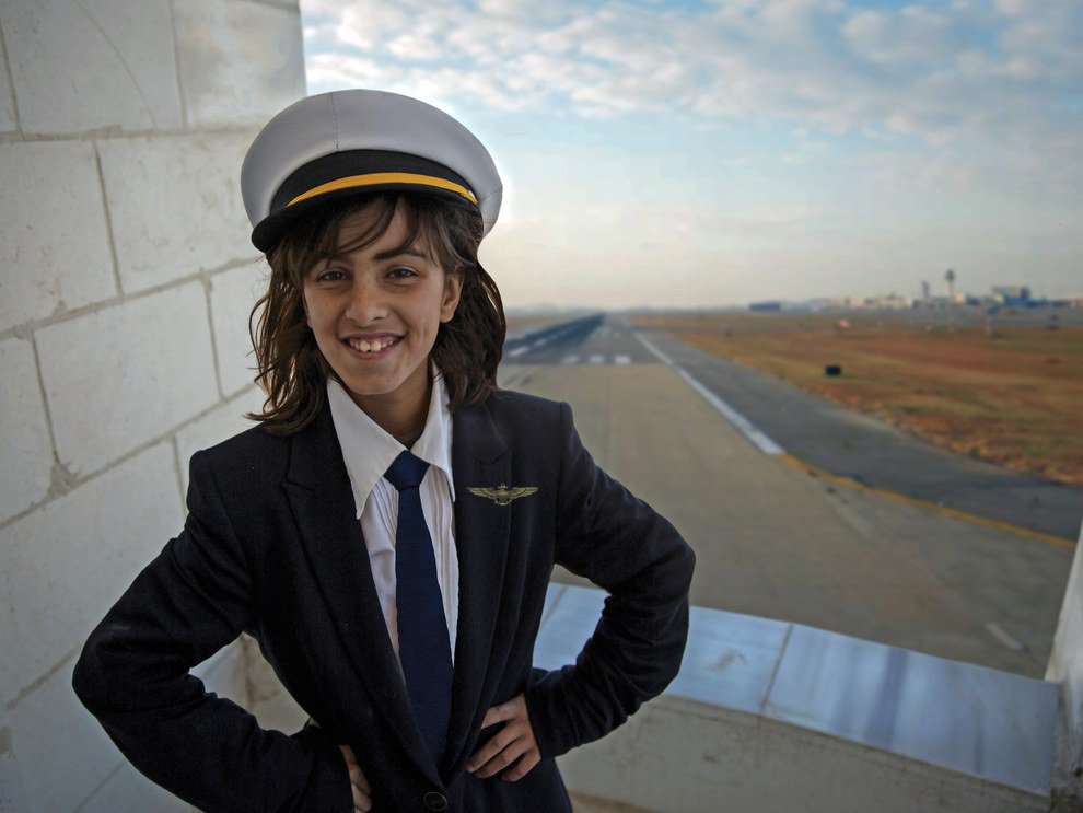 RESCUEorg's tweet photo. All girls deserve the right to dream. Let's make sure Syrian girls have bright futures. RT to #SupportSyrians https://t.co/feBCGOzzjN