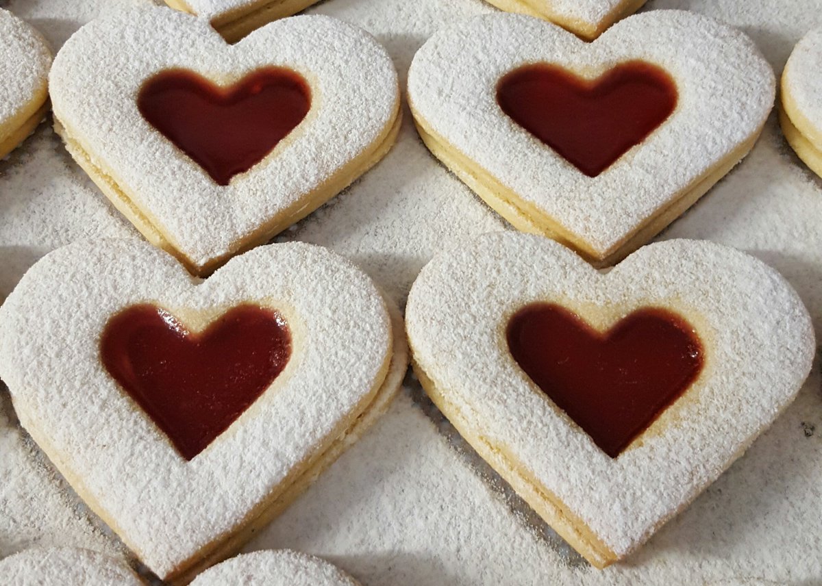 Countrycottageb's tweet photo. Valentine Products available in our shops from Monday 8th Feb. Ordering is advised <3
#ValentinesDay #Love #Hearts https://t.co/BsUlfIaKeR