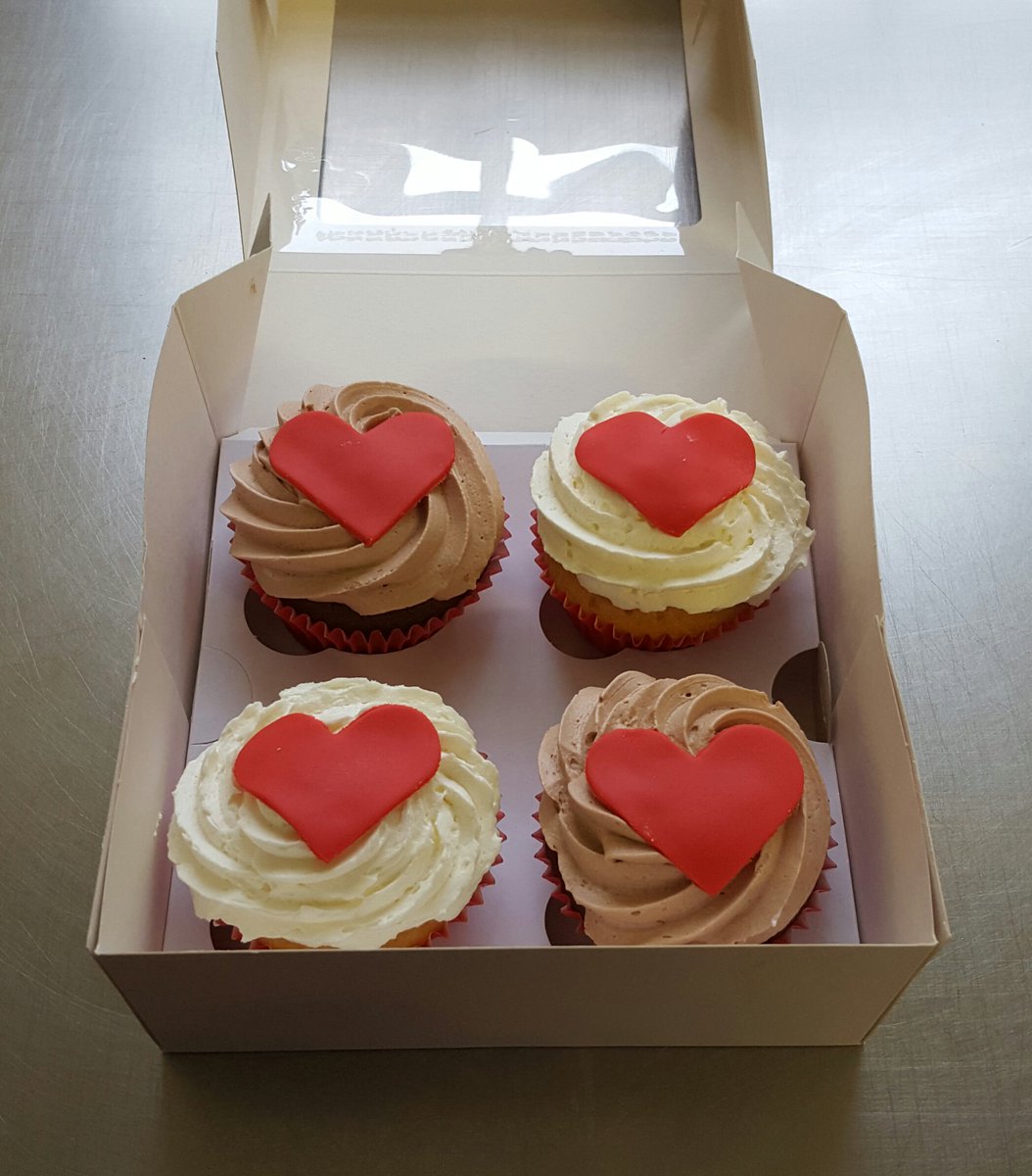 Countrycottageb's tweet photo. Valentine Products available in our shops from Monday 8th Feb. Ordering is advised <3
#ValentinesDay #Love #Hearts https://t.co/BsUlfIaKeR